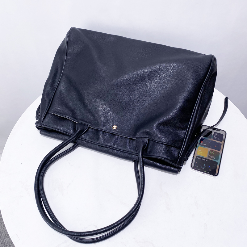 Aktentaschen und Tragetaschen  – Luxury Bags Trend 2025 Bewertung und Preis