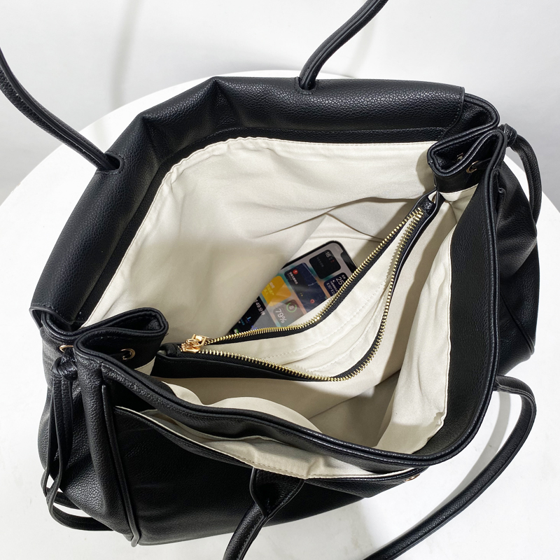 Aktentaschen und Tragetaschen  – Luxury Bags Trend 2025 Bewertung und Preis